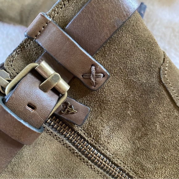 Trask waterproof Madison boot in olive suede EUC - Picture 3 of 12